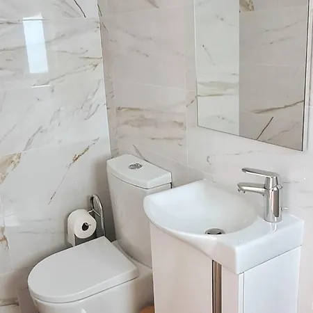 Apartment Up Lavie Trix *